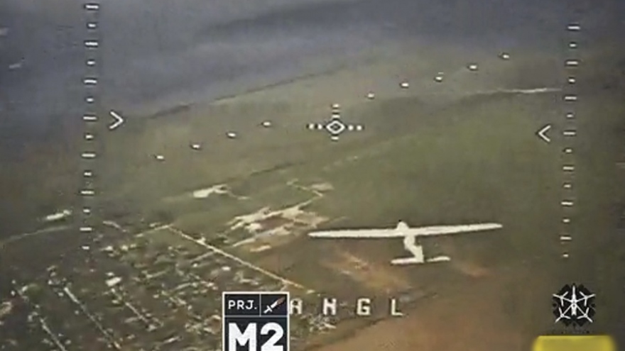 Loạt video về UAV Nga và Ukraine quần thảo, hạ gục lẫn nhau trên bầu trời